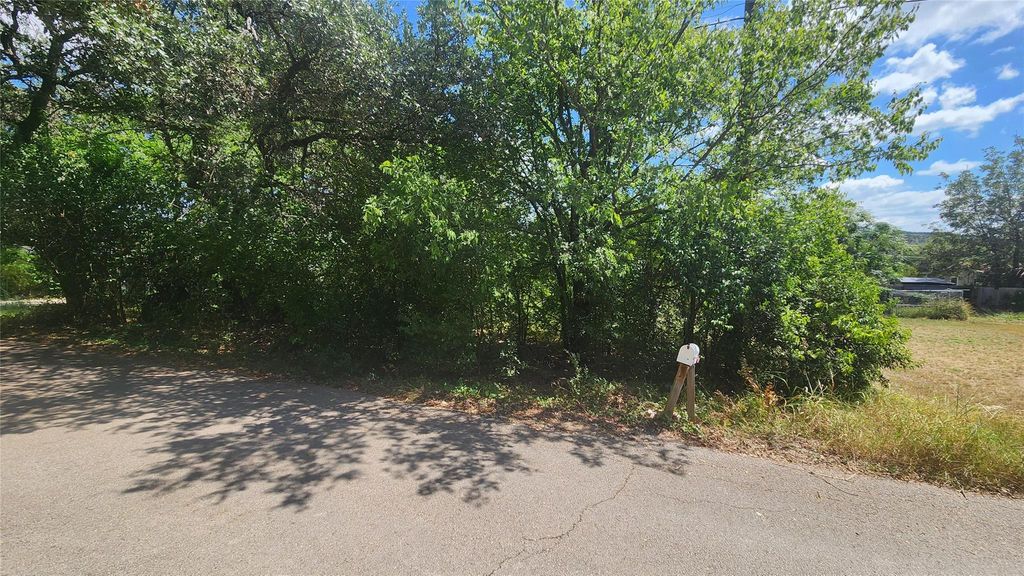 11003 4th ST, Jonestown, TX 78645