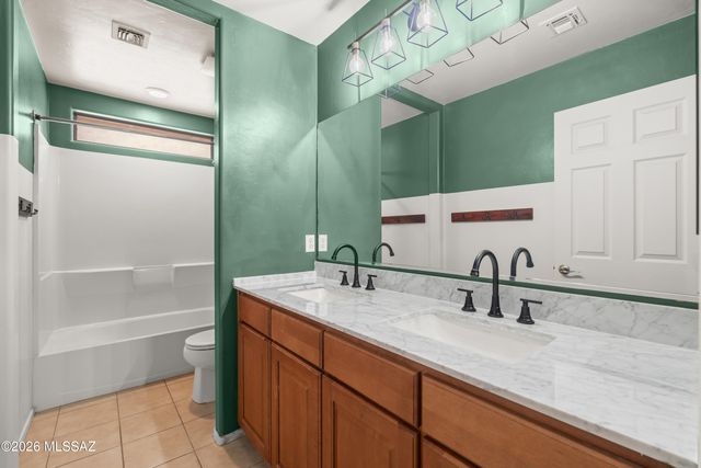 181 W Camino Espiga, Sahuarita, AZ 85629