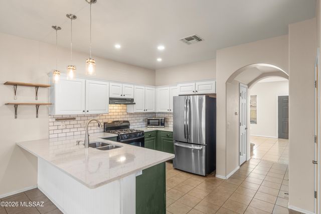 181 W Camino Espiga, Sahuarita, AZ 85629