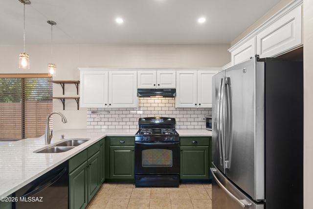 181 W Camino Espiga, Sahuarita, AZ 85629