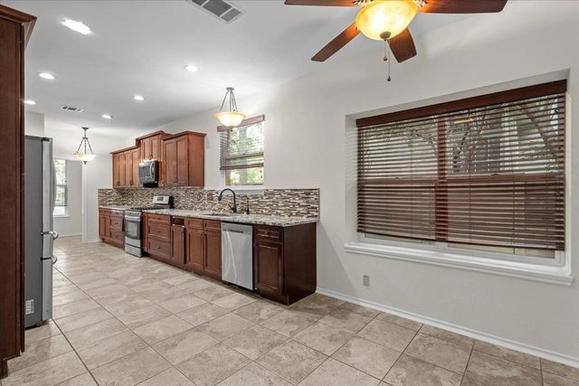 304 Marigold LN, Cedar Park, TX 78613