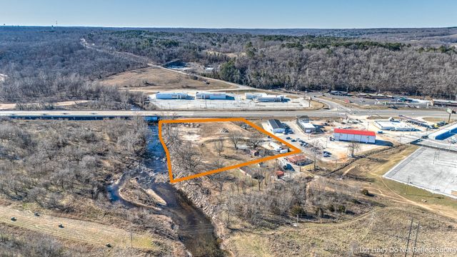 143 Missouri Lane, Pineville, MO 64856