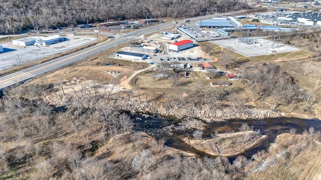 143 Missouri Lane, Pineville, MO 64856