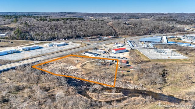 143 Missouri Lane, Pineville, MO 64856