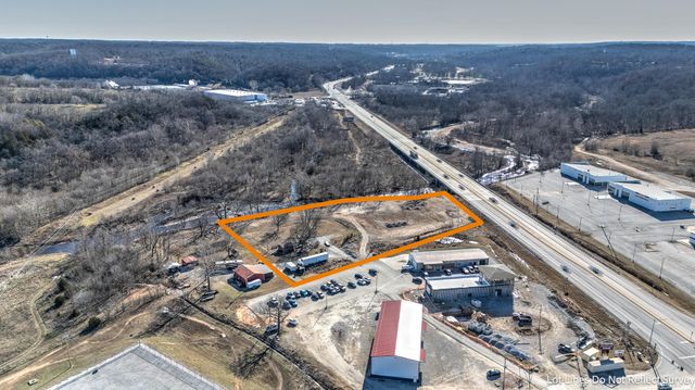 143 Missouri Lane, Pineville, MO 64856