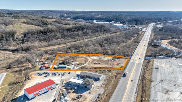 143 Missouri Lane, Pineville, MO 64856
