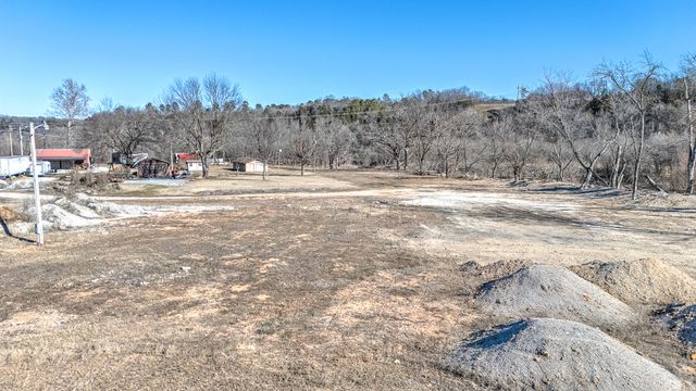 143 Missouri Lane, Pineville, MO 64856