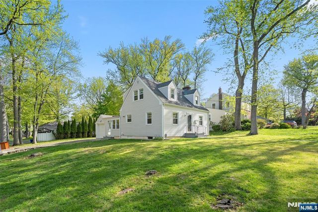 267 Hickory Avenue, Tenafly, NJ 07670