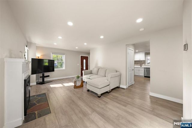 267 Hickory Avenue, Tenafly, NJ 07670