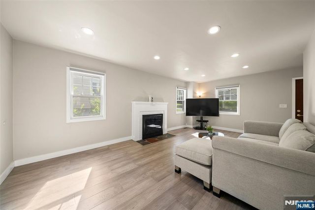 267 Hickory Avenue, Tenafly, NJ 07670