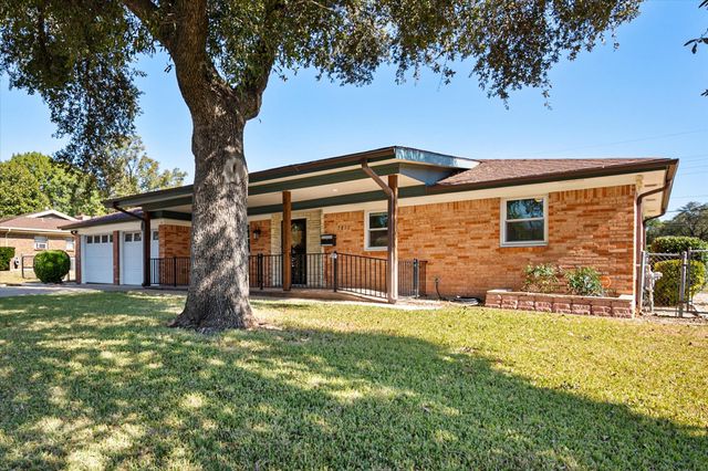 3813 Brookdale Road, Benbrook, TX 76116