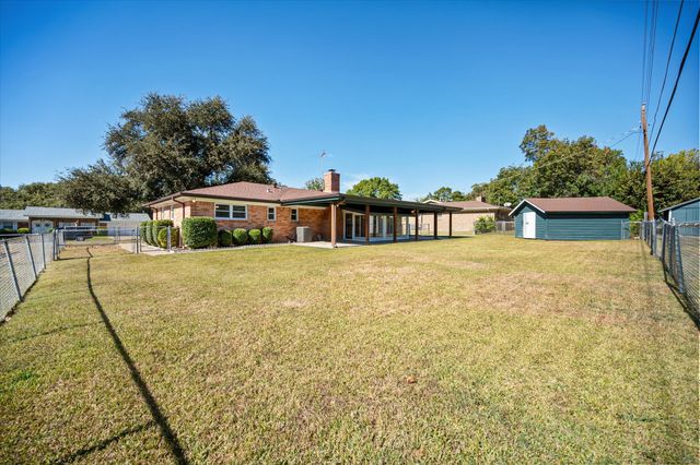 3813 Brookdale Road, Benbrook, TX 76116