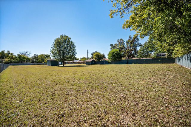 3813 Brookdale Road, Benbrook, TX 76116