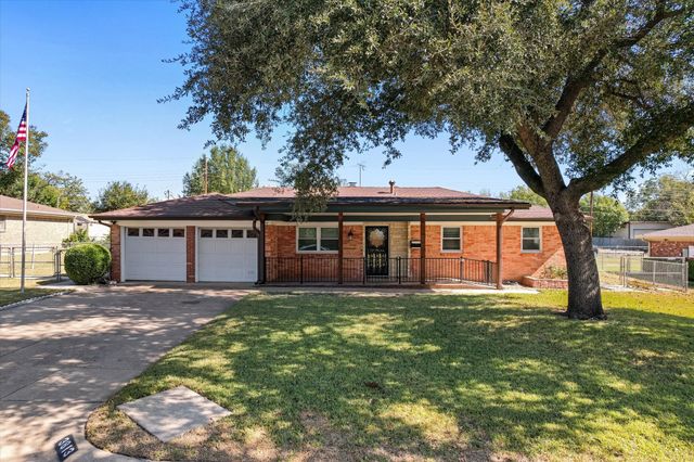 3813 Brookdale Road, Benbrook, TX 76116