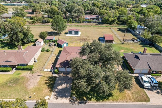 3813 Brookdale Road, Benbrook, TX 76116