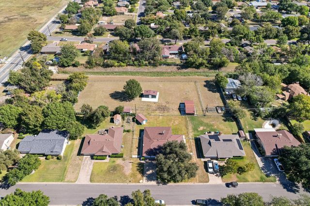 3813 Brookdale Road, Benbrook, TX 76116