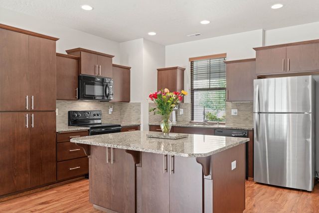 1999 N Wolfe Penn St, Liberty Lake, WA 99019