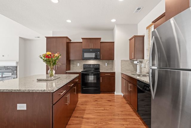 1999 N Wolfe Penn St, Liberty Lake, WA 99019