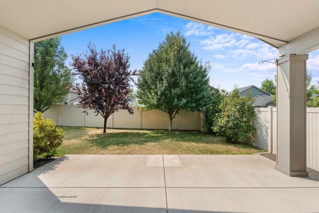 1999 N Wolfe Penn St, Liberty Lake, WA 99019