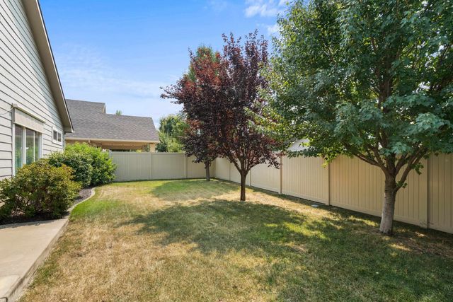 1999 N Wolfe Penn St, Liberty Lake, WA 99019