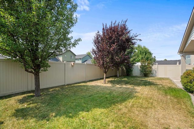 1999 N Wolfe Penn St, Liberty Lake, WA 99019