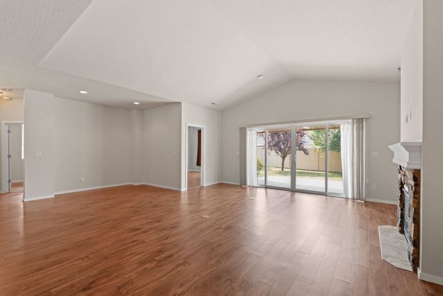 1999 N Wolfe Penn St, Liberty Lake, WA 99019