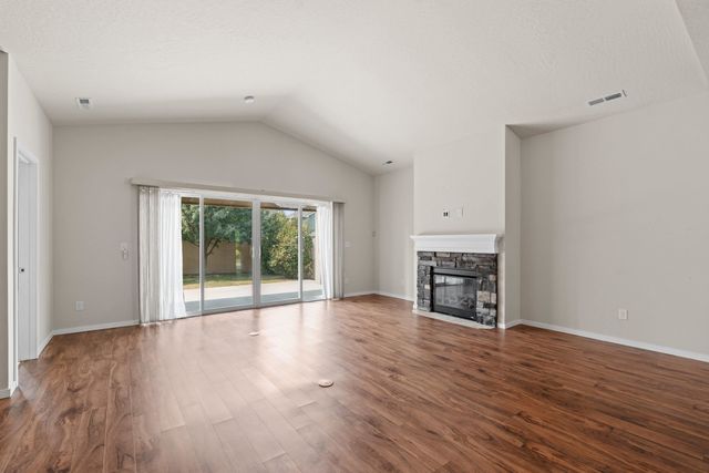 1999 N Wolfe Penn St, Liberty Lake, WA 99019