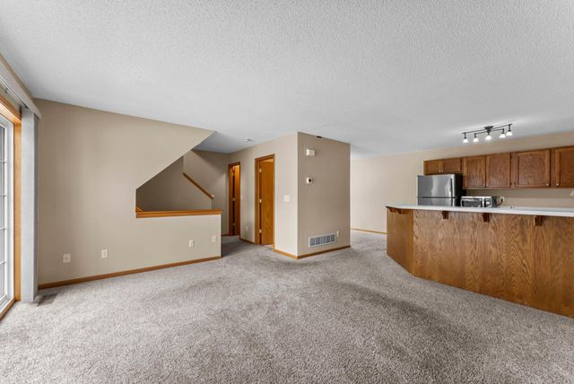 356 Gironde Court, Woodbury, MN 55125