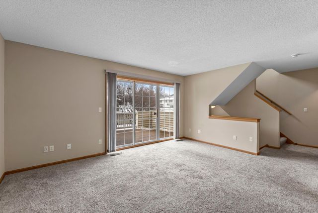 356 Gironde Court, Woodbury, MN 55125