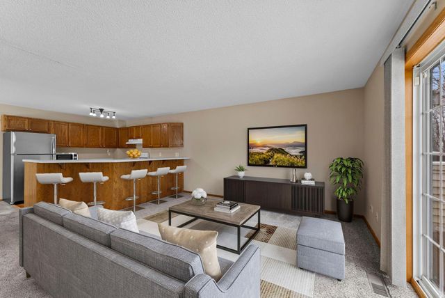 356 Gironde Court, Woodbury, MN 55125