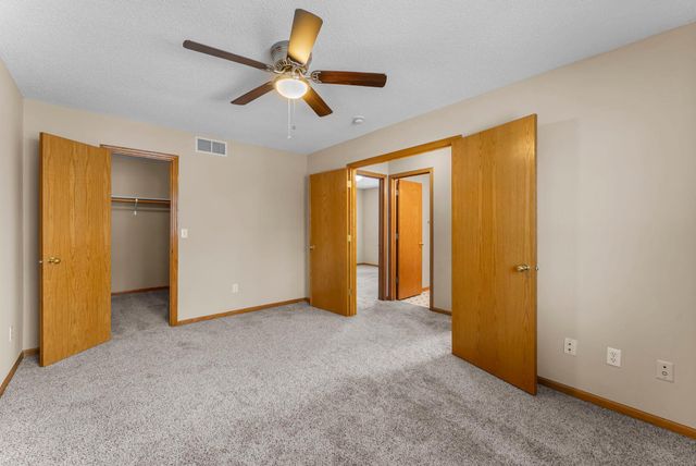 356 Gironde Court, Woodbury, MN 55125