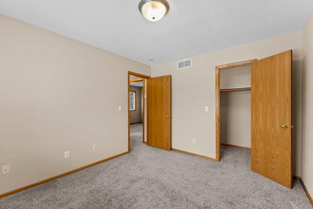 356 Gironde Court, Woodbury, MN 55125