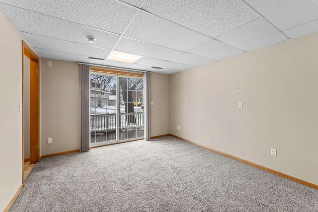 356 Gironde Court, Woodbury, MN 55125