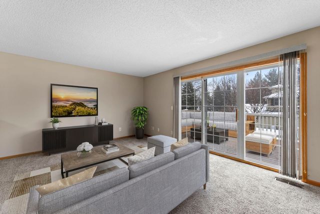 356 Gironde Court, Woodbury, MN 55125