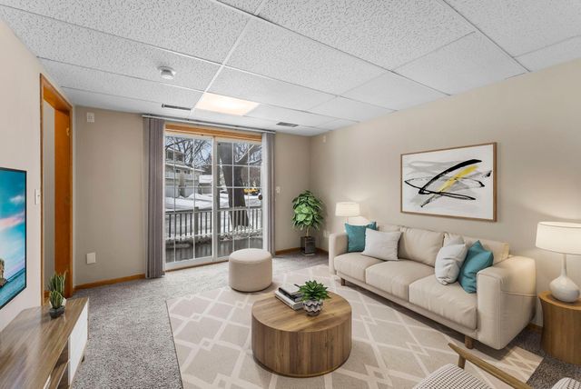 356 Gironde Court, Woodbury, MN 55125