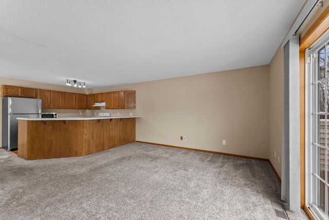 356 Gironde Court, Woodbury, MN 55125