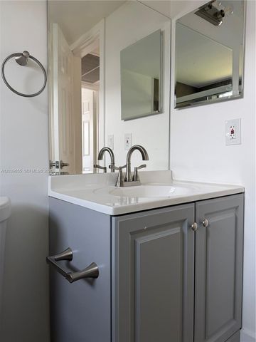 2735 W 66th St 21-23, Hialeah, FL 33016