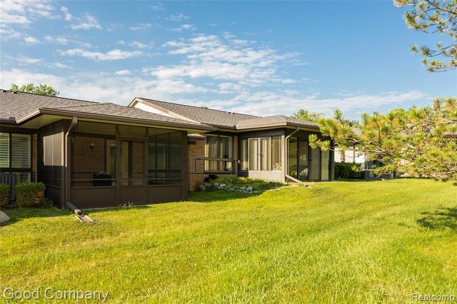 969 Wexford Way, Rochester Hills, MI 48307