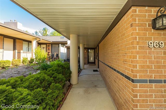 969 Wexford Way, Rochester Hills, MI 48307