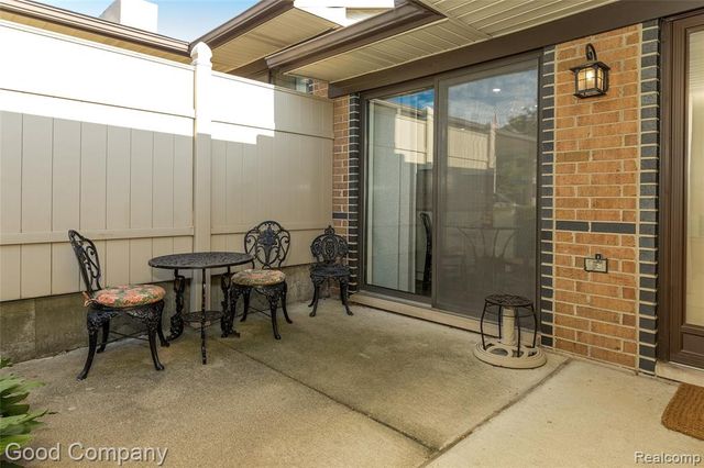969 Wexford Way, Rochester Hills, MI 48307