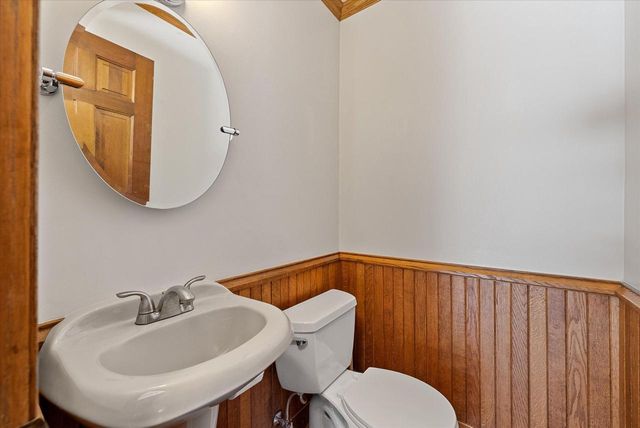 1624 Randy CIRCLE, Port Washington, WI 53074