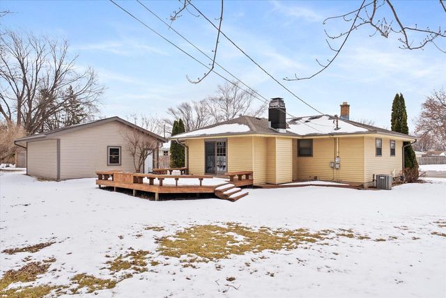 1624 Randy CIRCLE, Port Washington, WI 53074