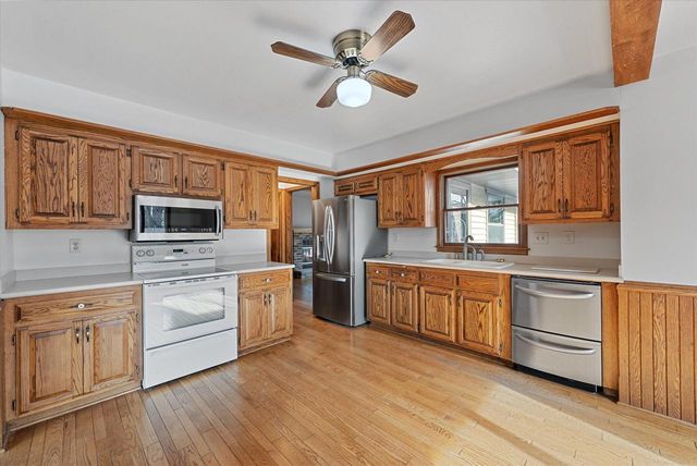 1624 Randy CIRCLE, Port Washington, WI 53074