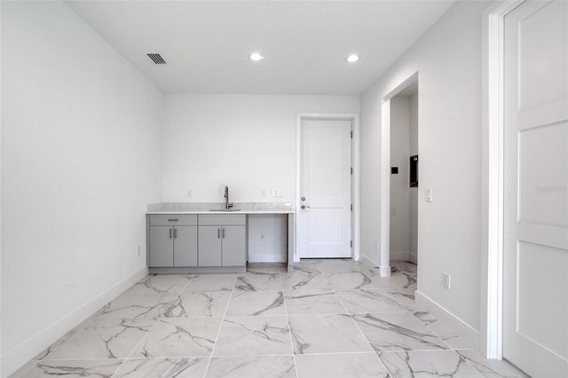 206 N HALIFAX AVENUE, Daytona Beach, FL 32118