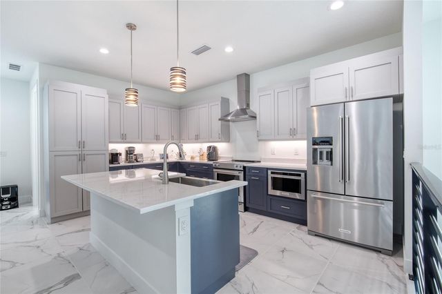 206 N HALIFAX AVENUE, Daytona Beach, FL 32118