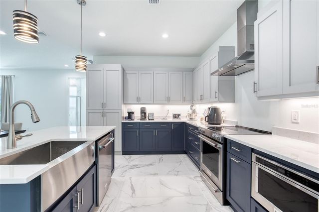 206 N HALIFAX AVENUE, Daytona Beach, FL 32118