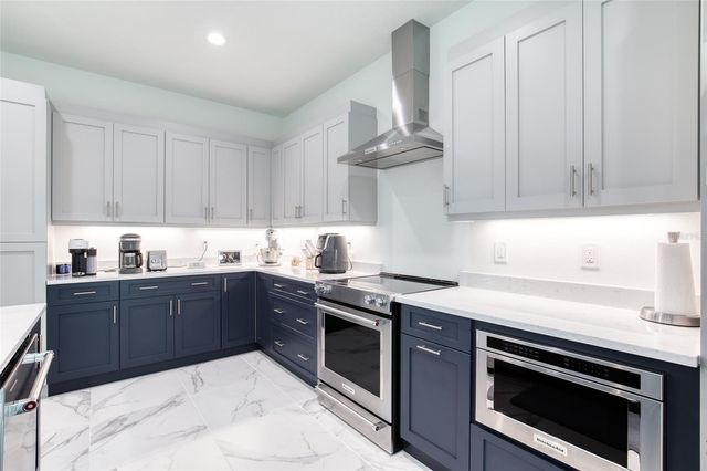 206 N HALIFAX AVENUE, Daytona Beach, FL 32118