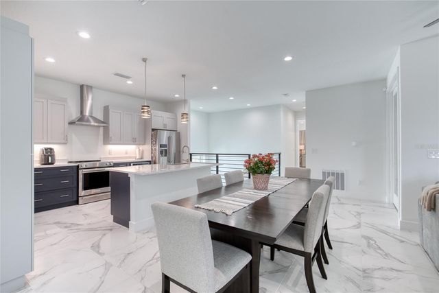 206 N HALIFAX AVENUE, Daytona Beach, FL 32118