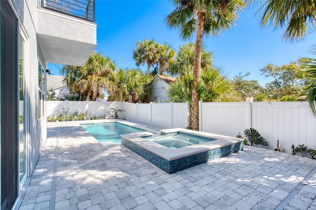 206 N HALIFAX AVENUE, Daytona Beach, FL 32118