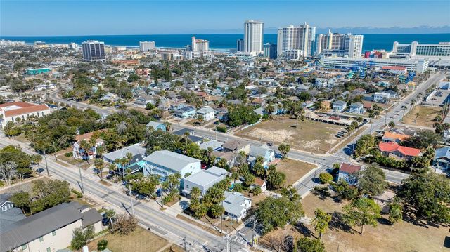 206 N HALIFAX AVENUE, Daytona Beach, FL 32118